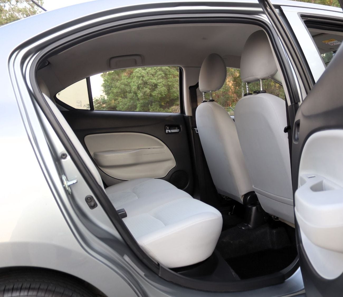 Mitsubishi Attrage GLX HIGHLINE ACCIDENTS FREE - ORIGINAL PAINT - FULL OPTION - GCC - PERFECT CONDITION INSIDE OUT