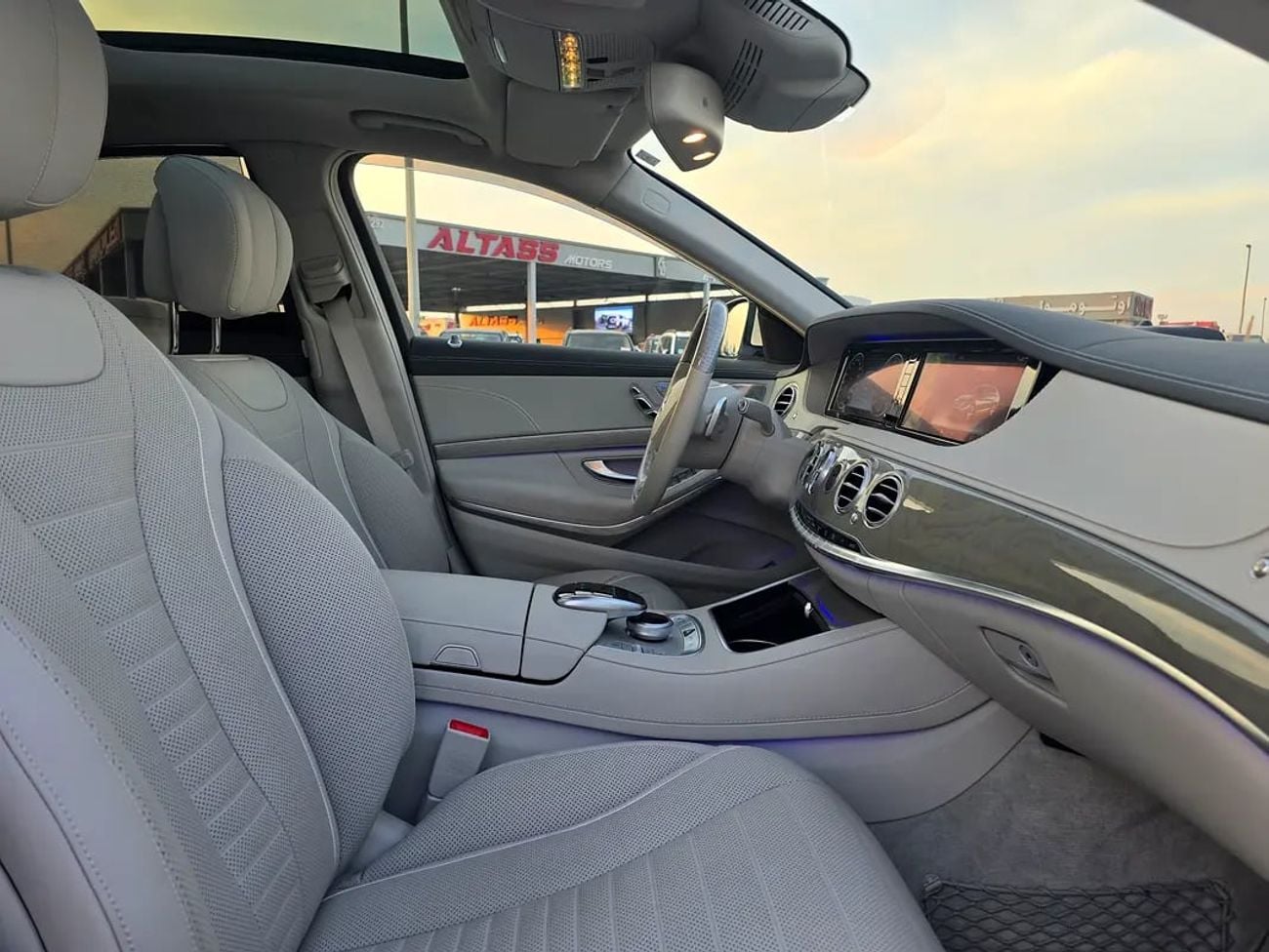 Mercedes Benz S550 S 550 15000KM Beige Interior