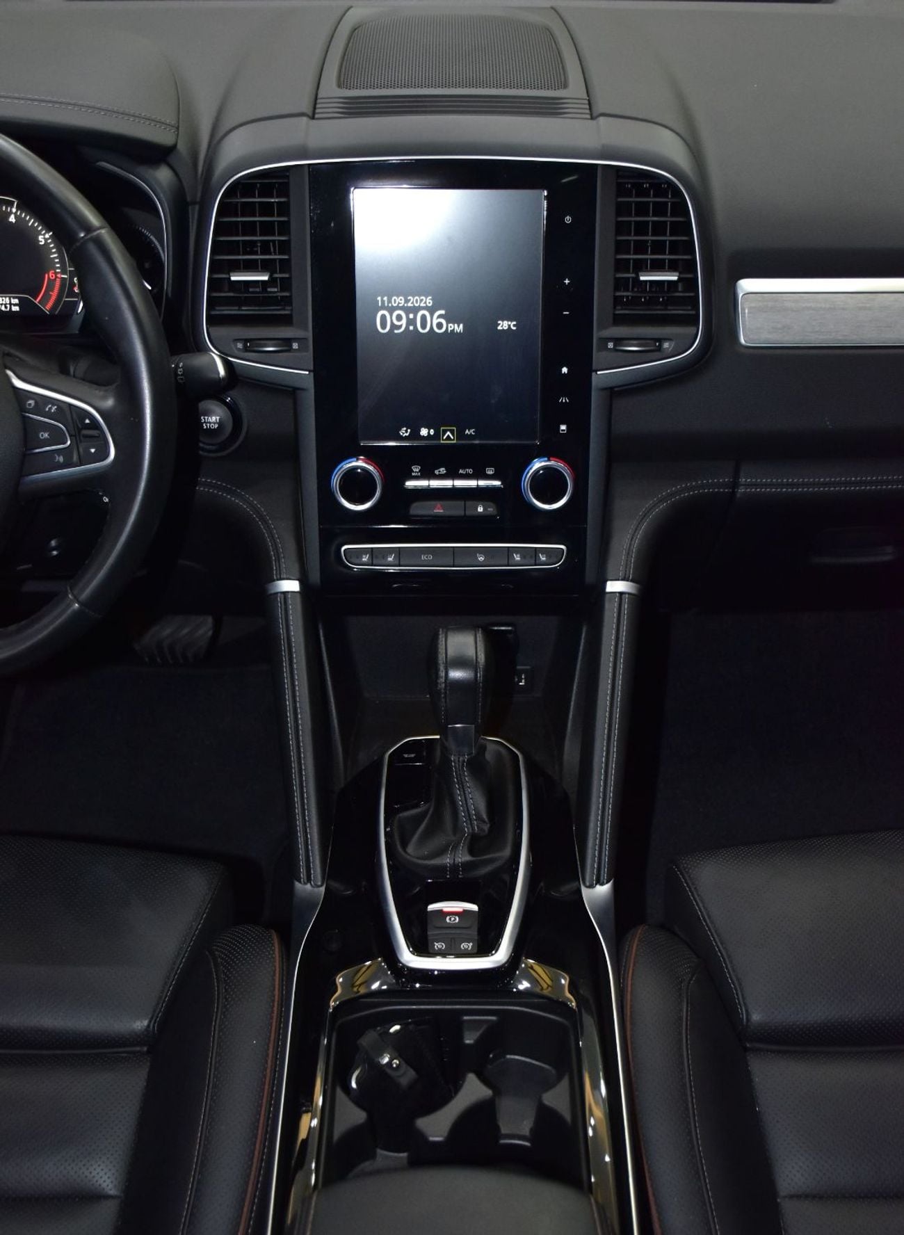 Renault Koleos LE EXCELLENT DEAL for our Renault Koleos 4WD ( 2023 Model ) in White Color GCC Specs