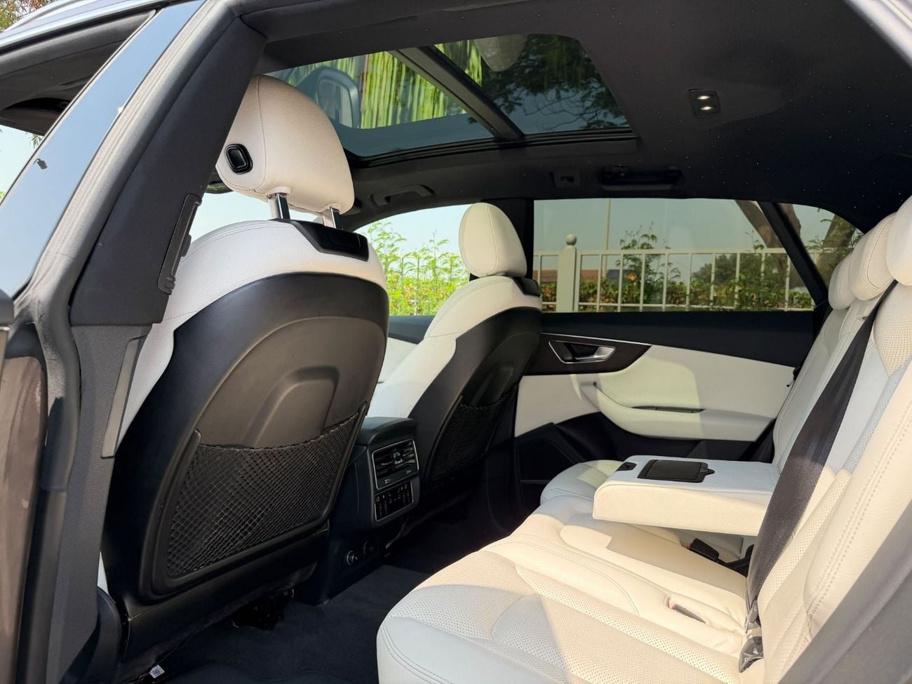 Audi Q8 55 TFSI S-LINE Audi Q8 2019 Gcc V6 o e owner