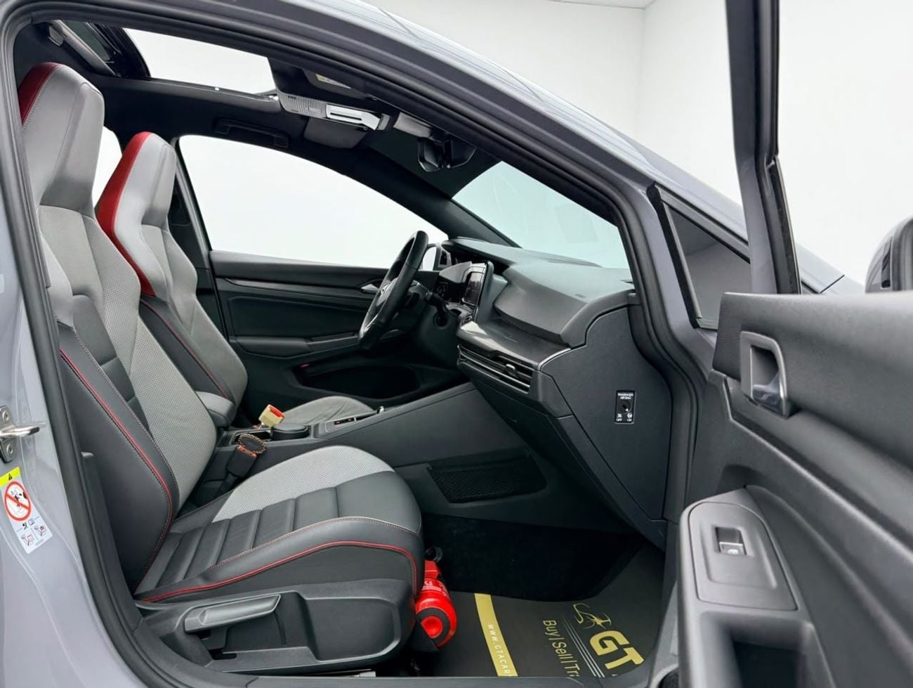 فولكس واجن جولف GTI P2 2022 Volkswagen Golf GTI, Warranty, Full Volkswagen Service History, GCC Specs.