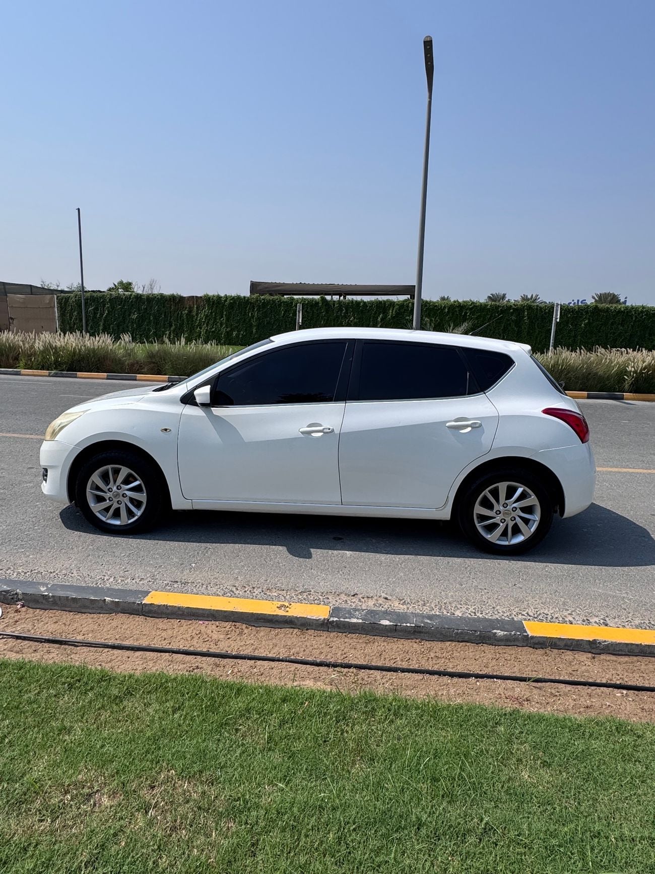Nissan Tiida S
