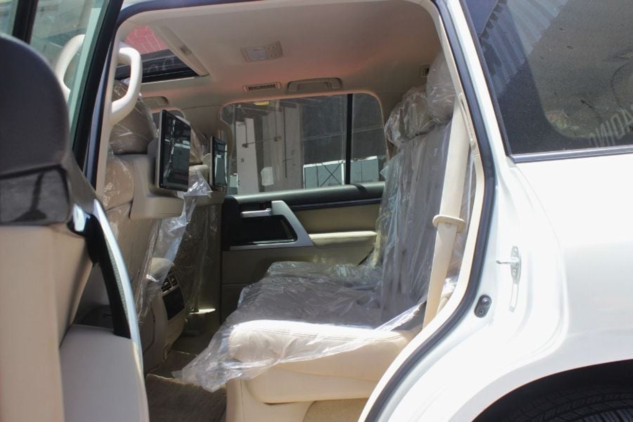 Toyota Land Cruiser VXR V8 5.7L,GCC