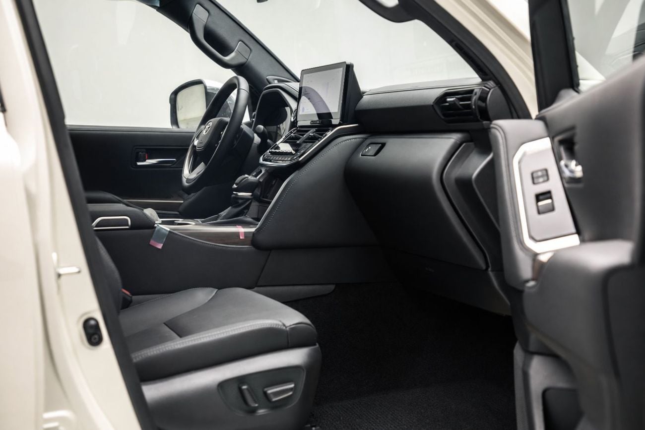 Toyota Land Cruiser VX LC300 3.5L - Pearl White Inside Black | Export Only