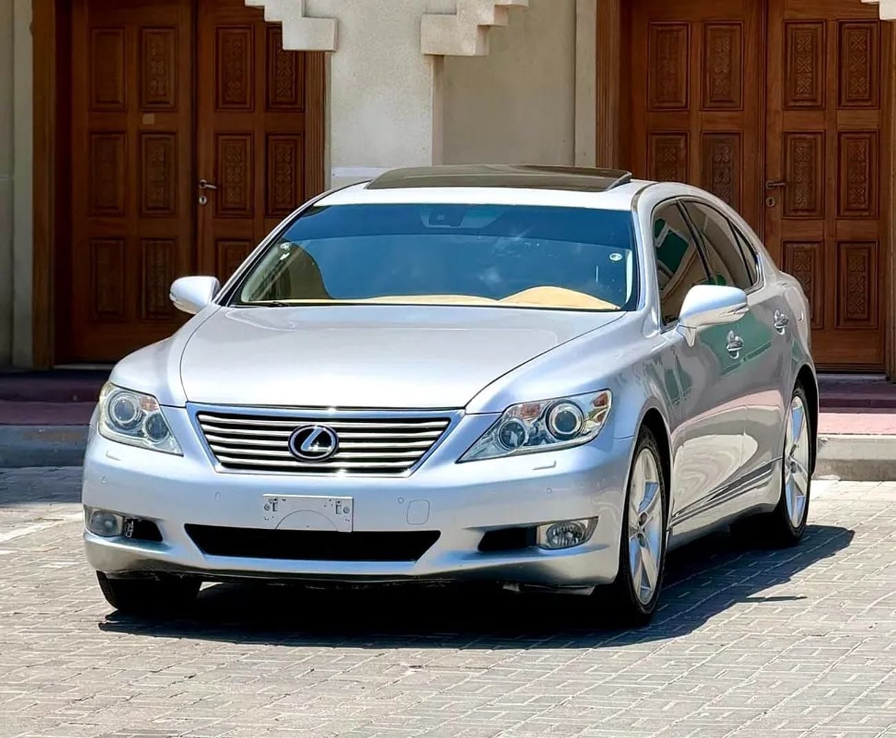 Lexus LS460 لكزس LS 460 فل اوبشن ياباني LS 460 | Pristine Condition | Japanese Specs