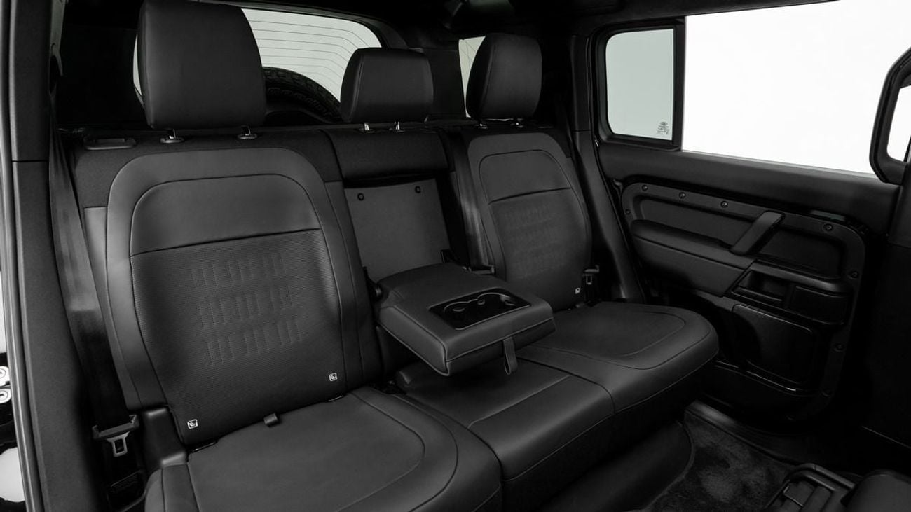 Land Rover Defender 110 OCTA P635 Black - 2026 - Canadian Specs