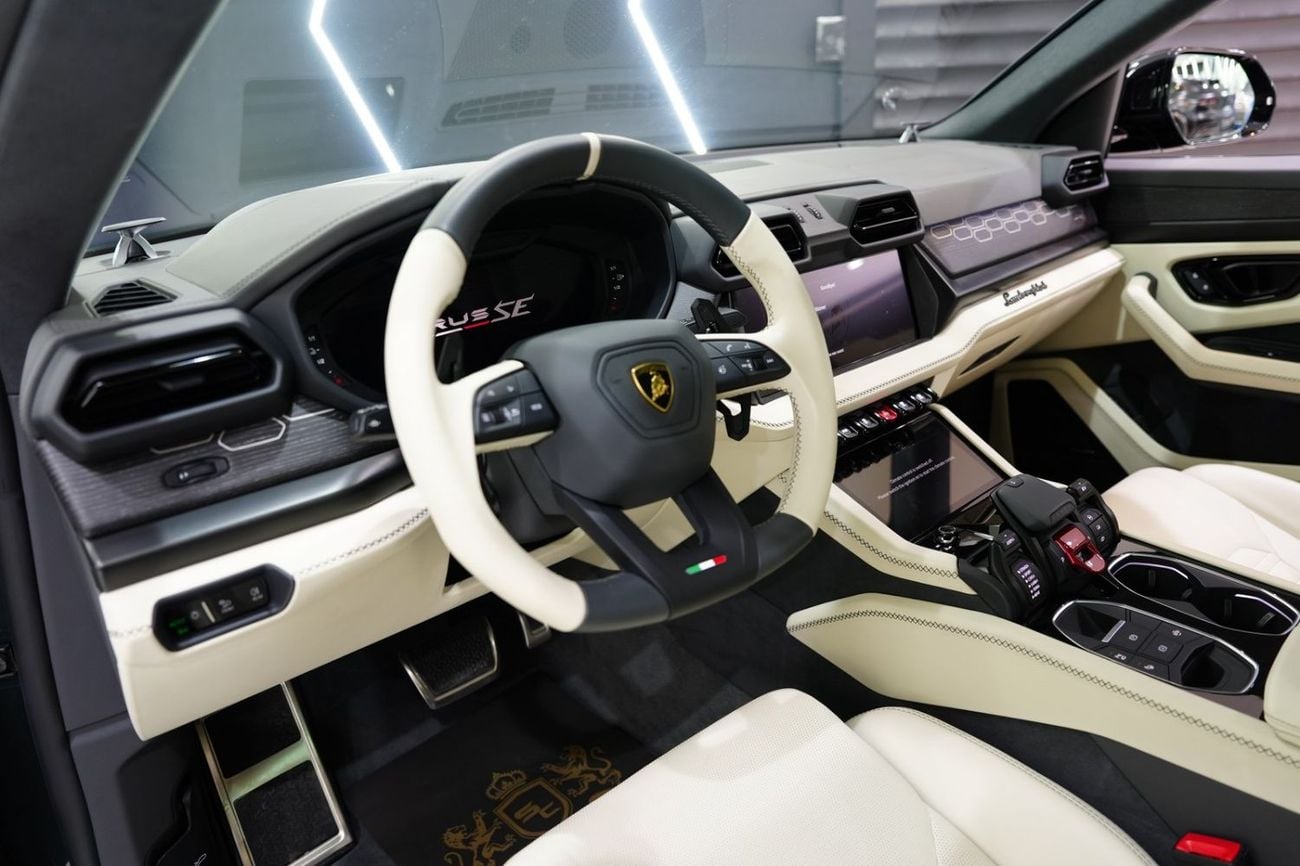 Lamborghini Urus SE 2025 Lamborghini Urus SE, Panoramic Roof, Bang N Olufsen Audio, 800 HP Hybrid!!