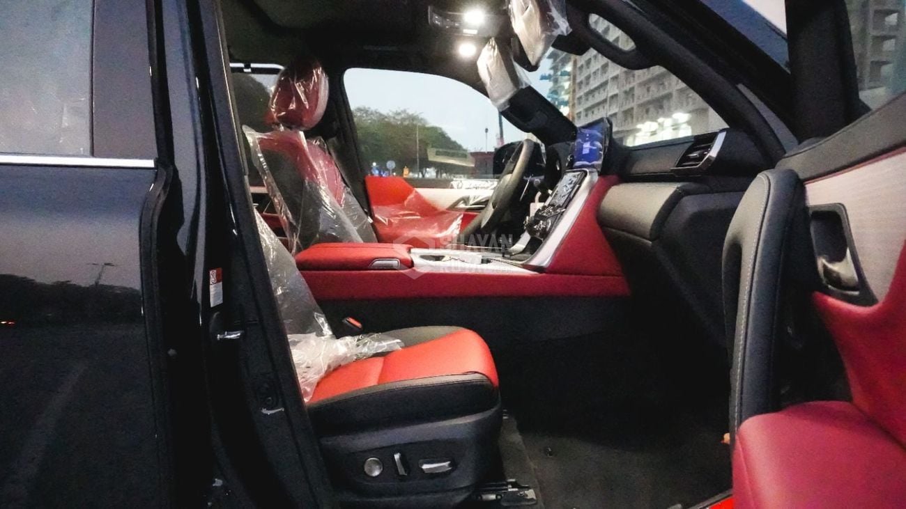 لكزس LX 700h F SPORT محرك هجين سعة 3.5 لتر، محرك V6 مزدوج، 5 مقاعد، نظام صوتي مارك ليفينسون 25، نظام ركن آلي، دفع رباعي أ