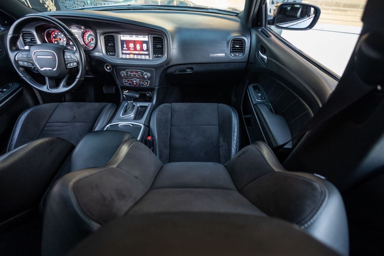 دودج تشارجر R/T دودج تشارجر R/T 5.7 V8 HEMI موديل 2023 في دول مجلس التعاون الخليجي | ضمان الوكالة