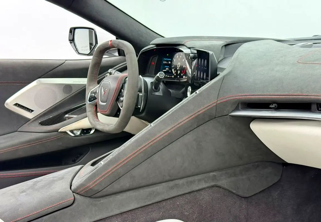 شيفروليه كورفت ستينجراي 3LT الذكرى السنوية 70 C8 3LT 70th Anniversary Edition, Warranty, Very Low Km, GCC