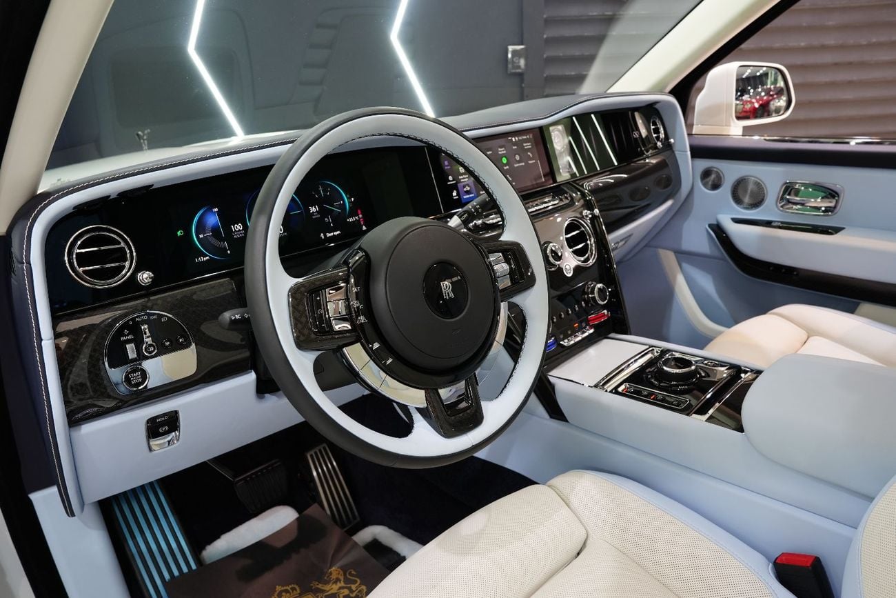 Rolls Royce Cullinan BLACK BADGE Executive Rear Seats, Rear Screens, Bespoke Audio, Dealer Warr + Serv!!