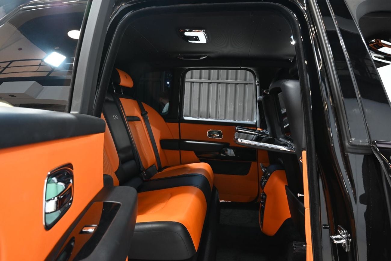 رولز رويس كولينان BLACK BADGE رولز رويس كولينان بلاك بادج 2021، بتصميم مُحسّن، ضمان رولز رويس حتى مايو 2027، سجل صيانة رولز رويس،