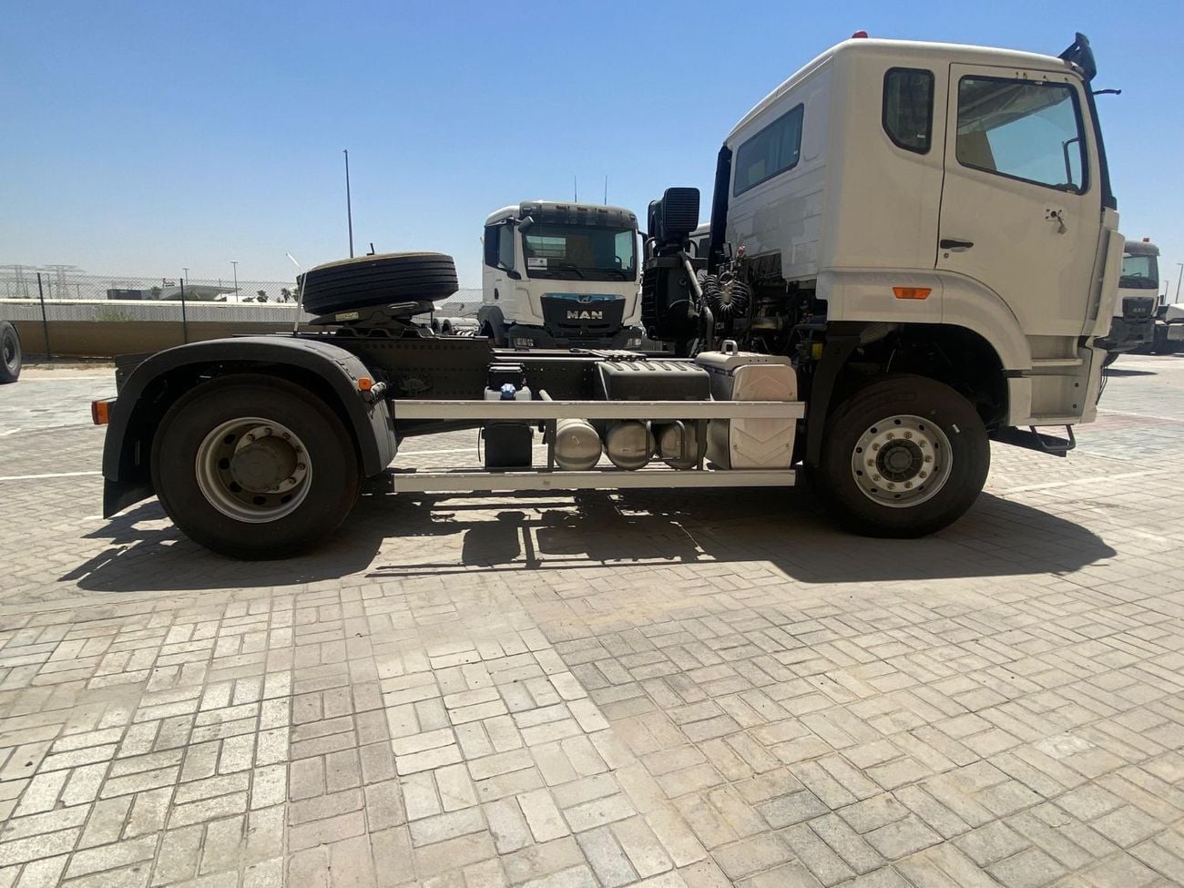 Sinotruk Howo NX Tractor Sinotruck Howo NX TRACTOR 2025 Model 4*2