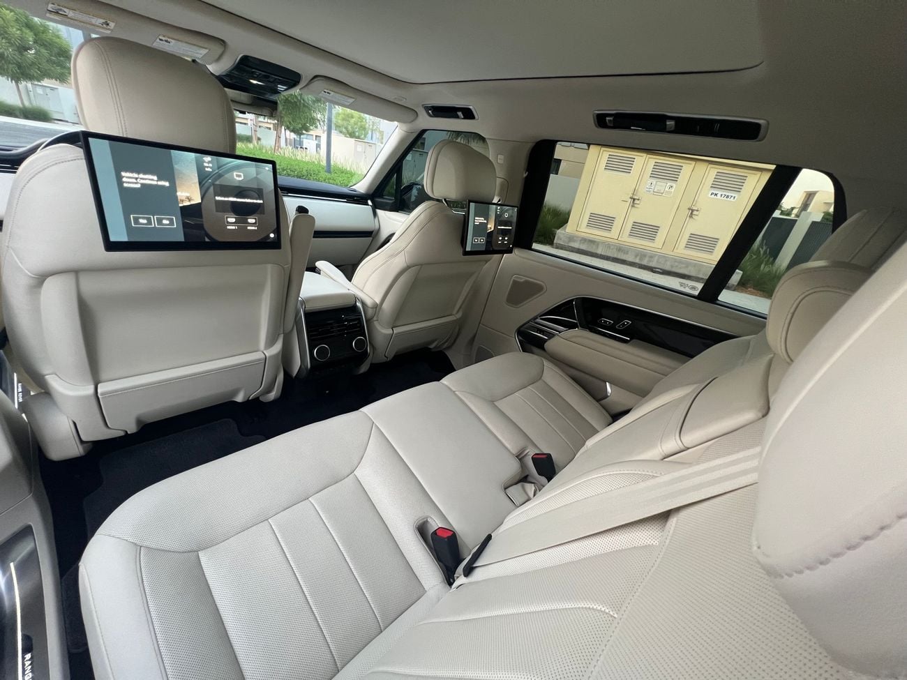 Land Rover Range Rover P400 SE LWB