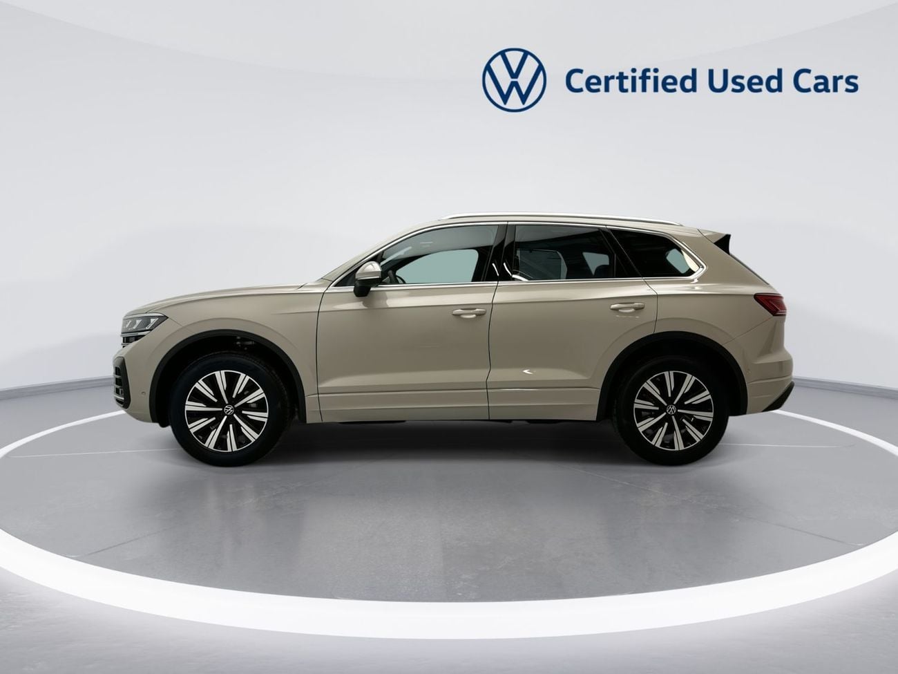 فولكس واجن طوارق ELEGANCE Touareg Elegance+ 3L Tirano| Ex-Demo Car | Luxury 4MOTION SUV | Panoramic Sunroof | IQ.LIGHT HD Matr