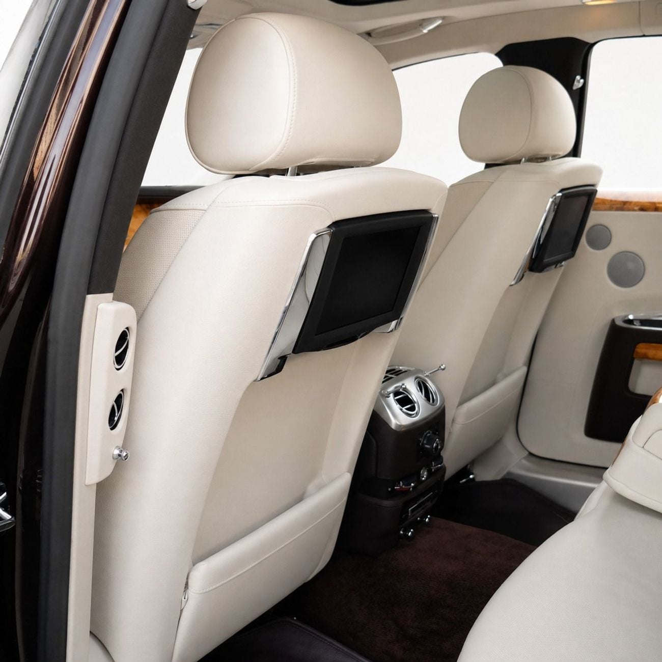 رولز رويس جوست STANDARD 309,950 CASH • 0% Downpayment • Rolls-Royce Ghost • 1 Year Warranty