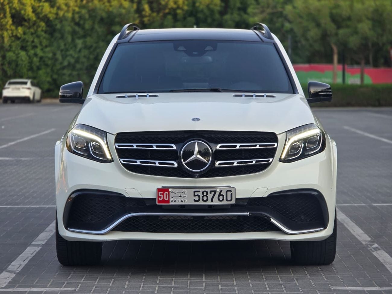 Mercedes Benz GLS500 STANDARD 2018 Mercedes-Benz GLS 550 - American Specs - Excellent Condition