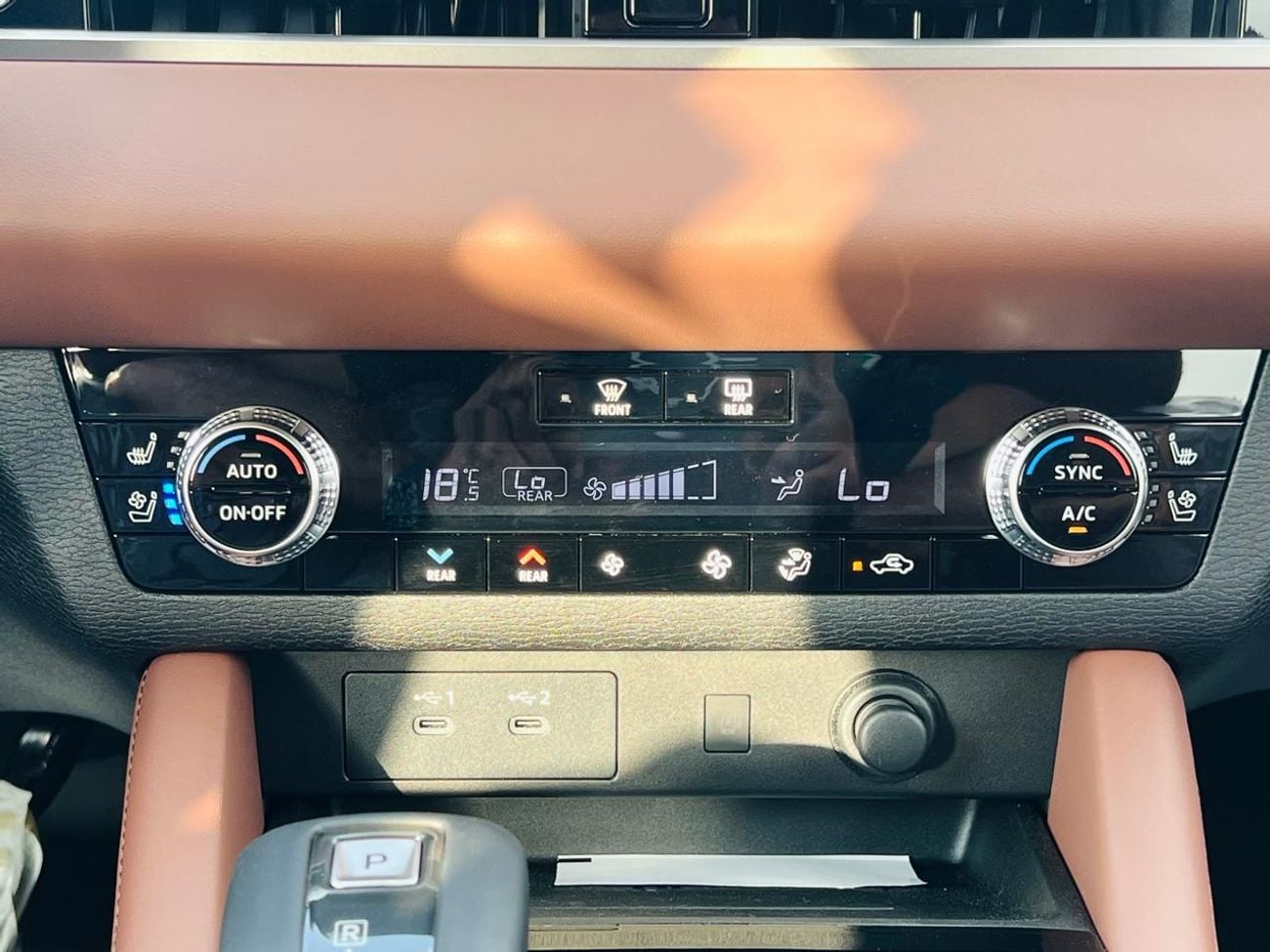 Mitsubishi Outlander PREMIUM