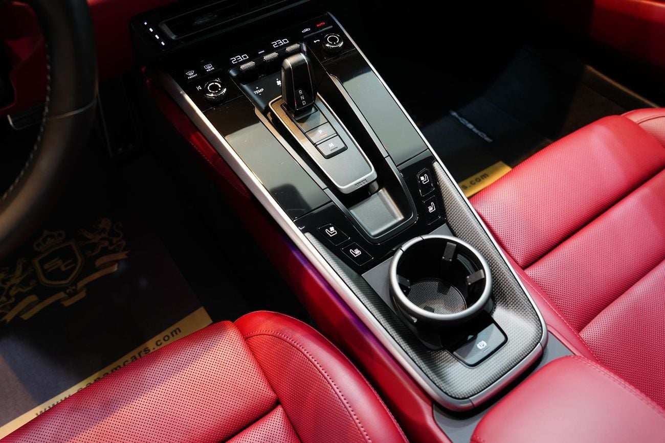 Porsche 911 TURBO S Coupe, Ceramic Brakes, Lifting System, Carbon Fiber Interior!!