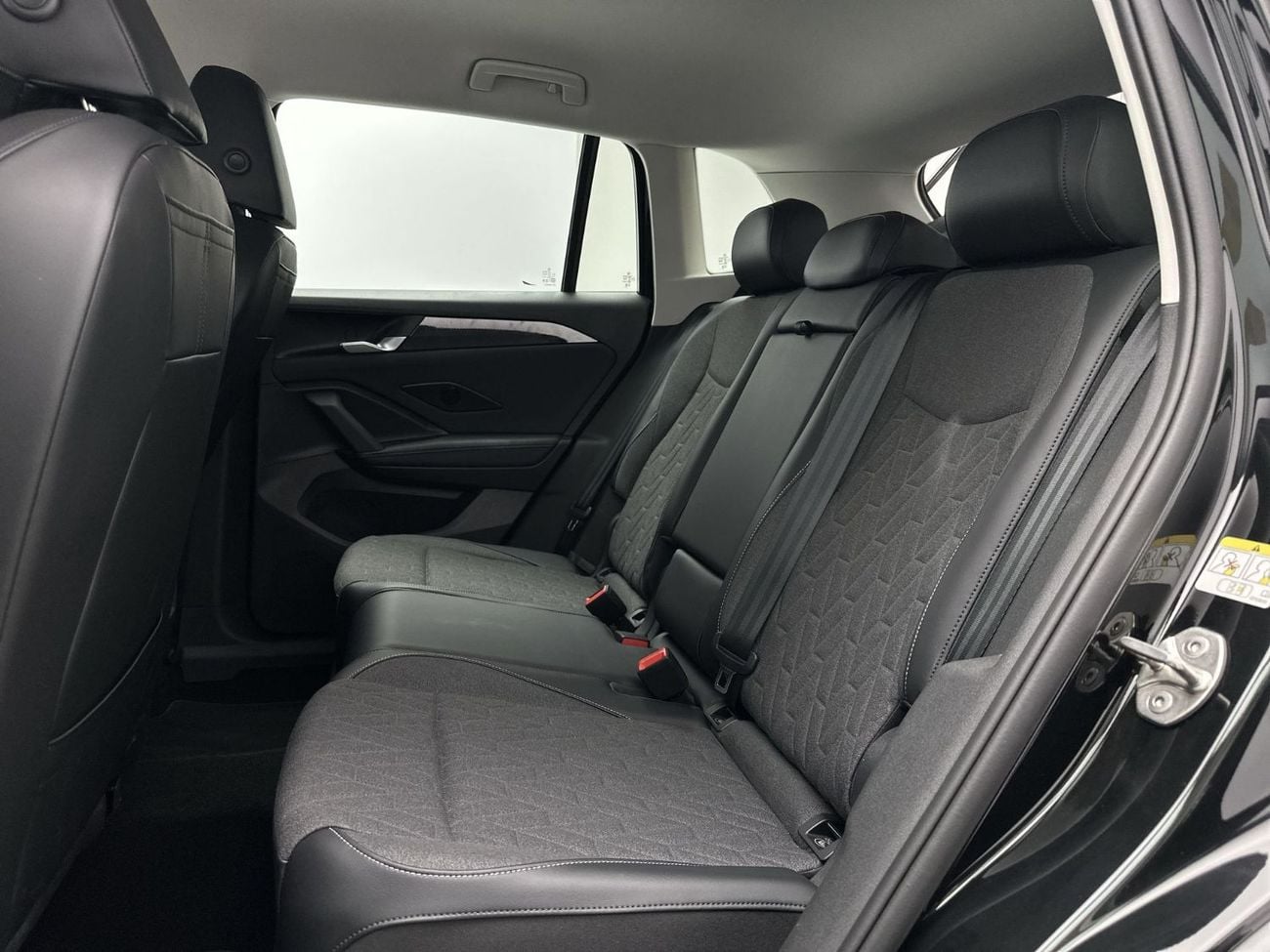 Volkswagen Tiguan LIFE PLUS Tiguan Life 1.4L | Premium Interior | Smart Features | Rear Camera | GCC Specs