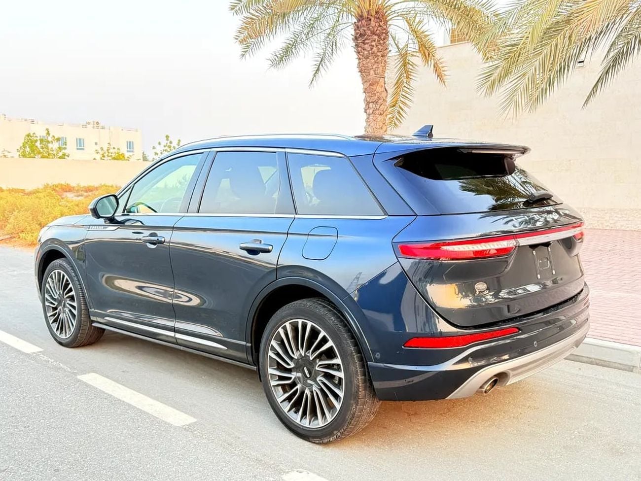 لينكولن كورساير بريمير 2.0L, Panorama! 360 camera! Excellent condition