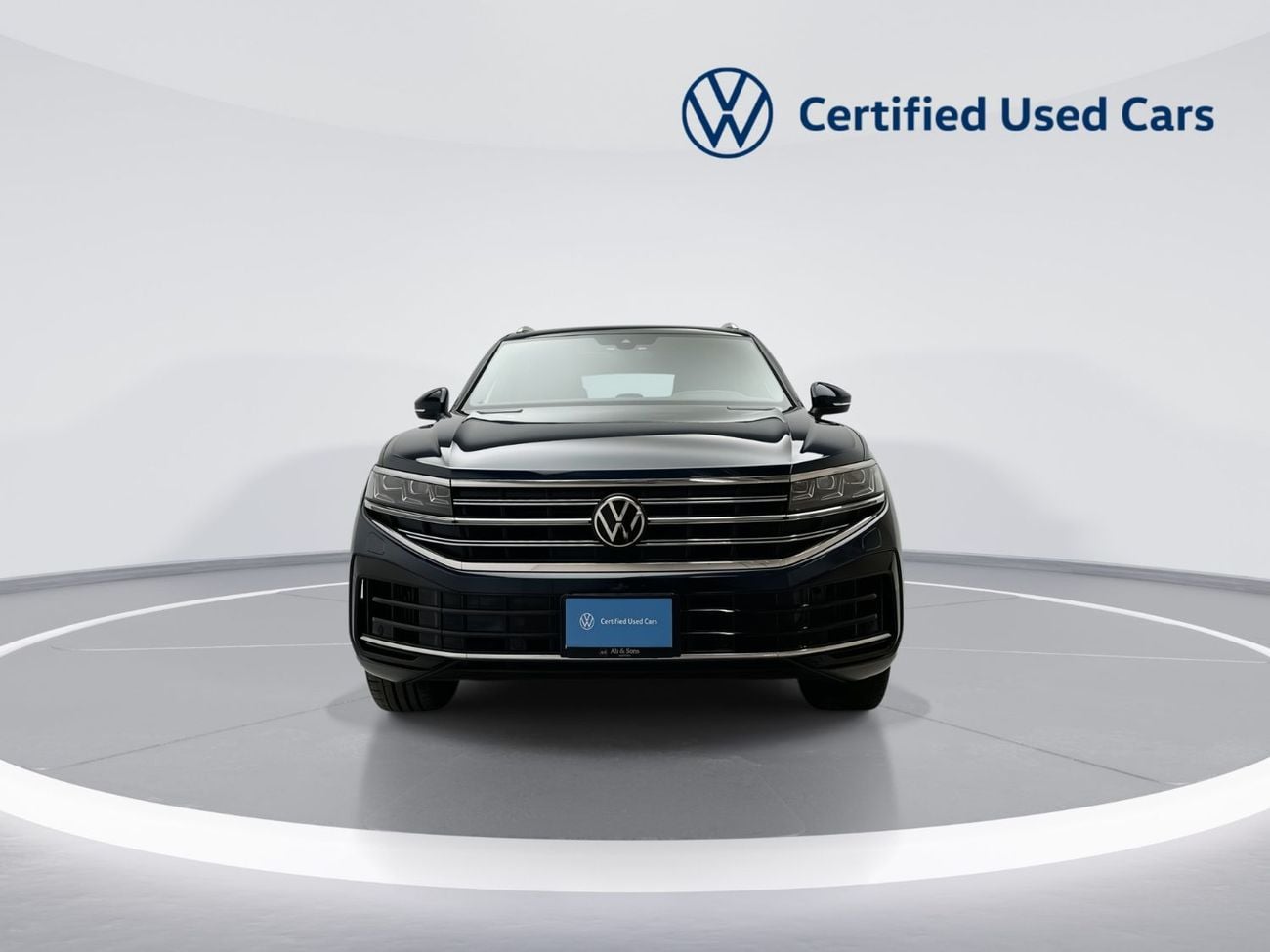 Volkswagen Touareg ELEGANCE ++ – Luxury SUV | Panoramic Sunroof | Varenna Leather | Dynaudio