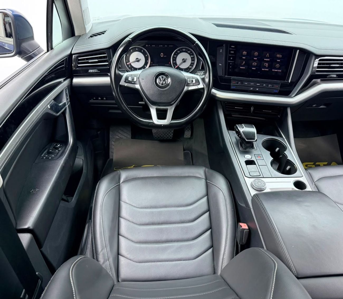 Volkswagen Touareg TRENDLINE 2018 Volkswagen Touareg Trendline, Full Service History, Fully Loaded, Excellent Condition, GCC