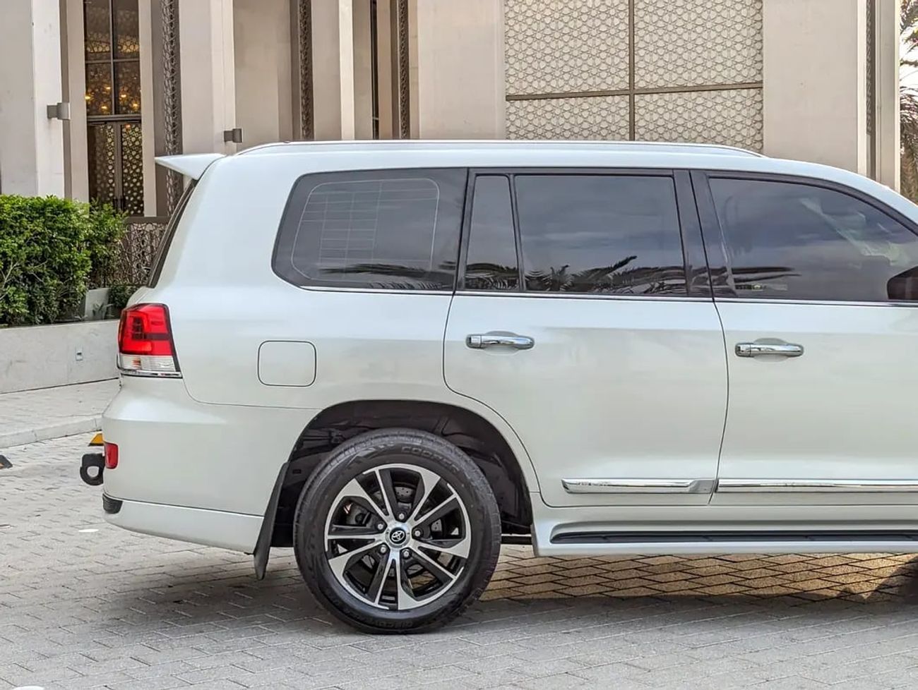 تويوتا لاند كروزر GXR V8 FULL OPTION GCC IN EXCELLENT CONDITION
