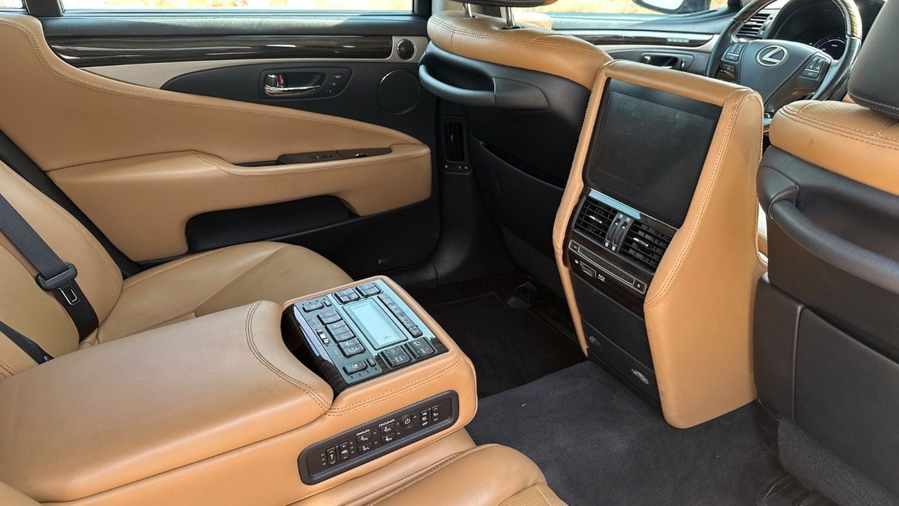 Lexus LS600h L