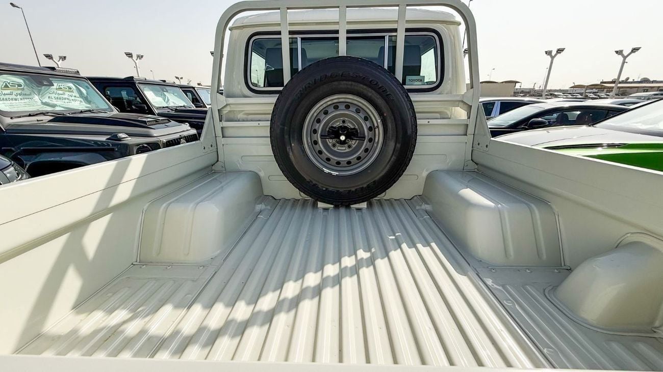 Toyota Land Cruiser Pick Up PICK-UP LC 79 DOUBLE CABIN 2.8L DIESEL - M/T - 2025