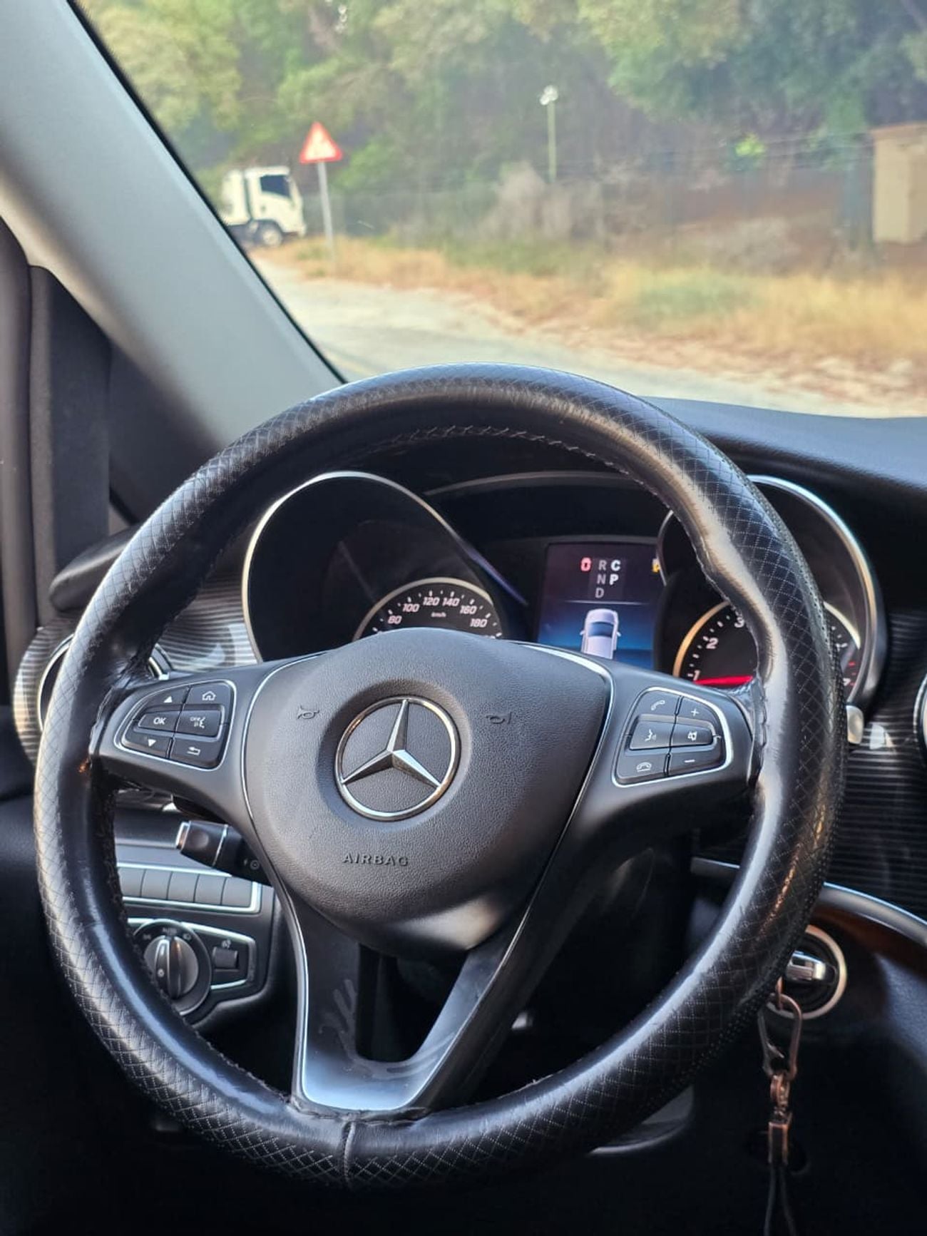 مرسيدس بنز V 250 AVANTGARDE/E MERCEDES V-250 GCC 2023 // 2KEYS // PERFECT CONDITION // 8SEATS // ACCIDENT FREE