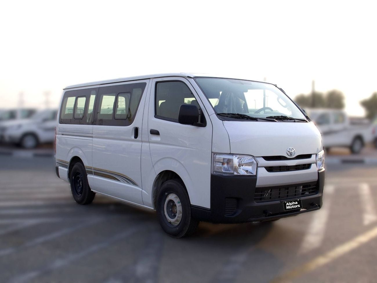 Toyota Hiace DLS - STANDARD ROOF