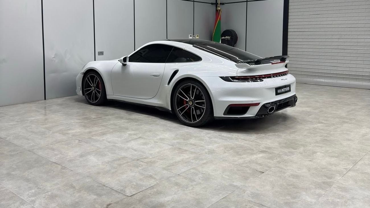 Porsche 911 TURBO GCC under warranty