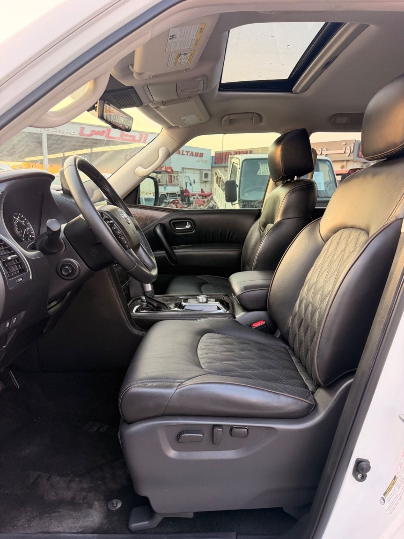 Nissan Armada Platinum 4WD 5.6L Full option