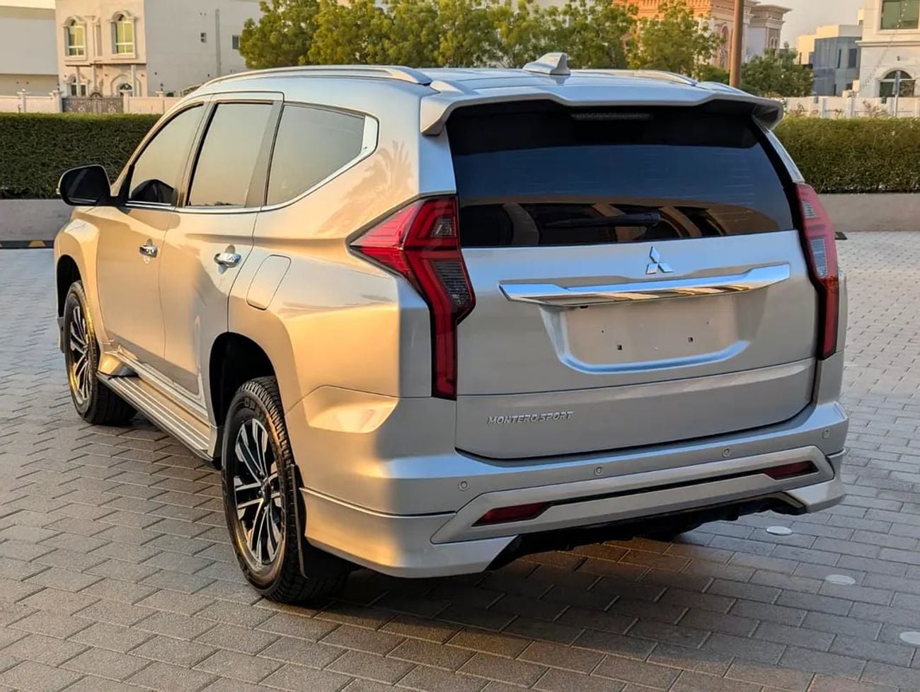 ميتسوبيشي مونتيرو سبورت GLS HIGHLINE