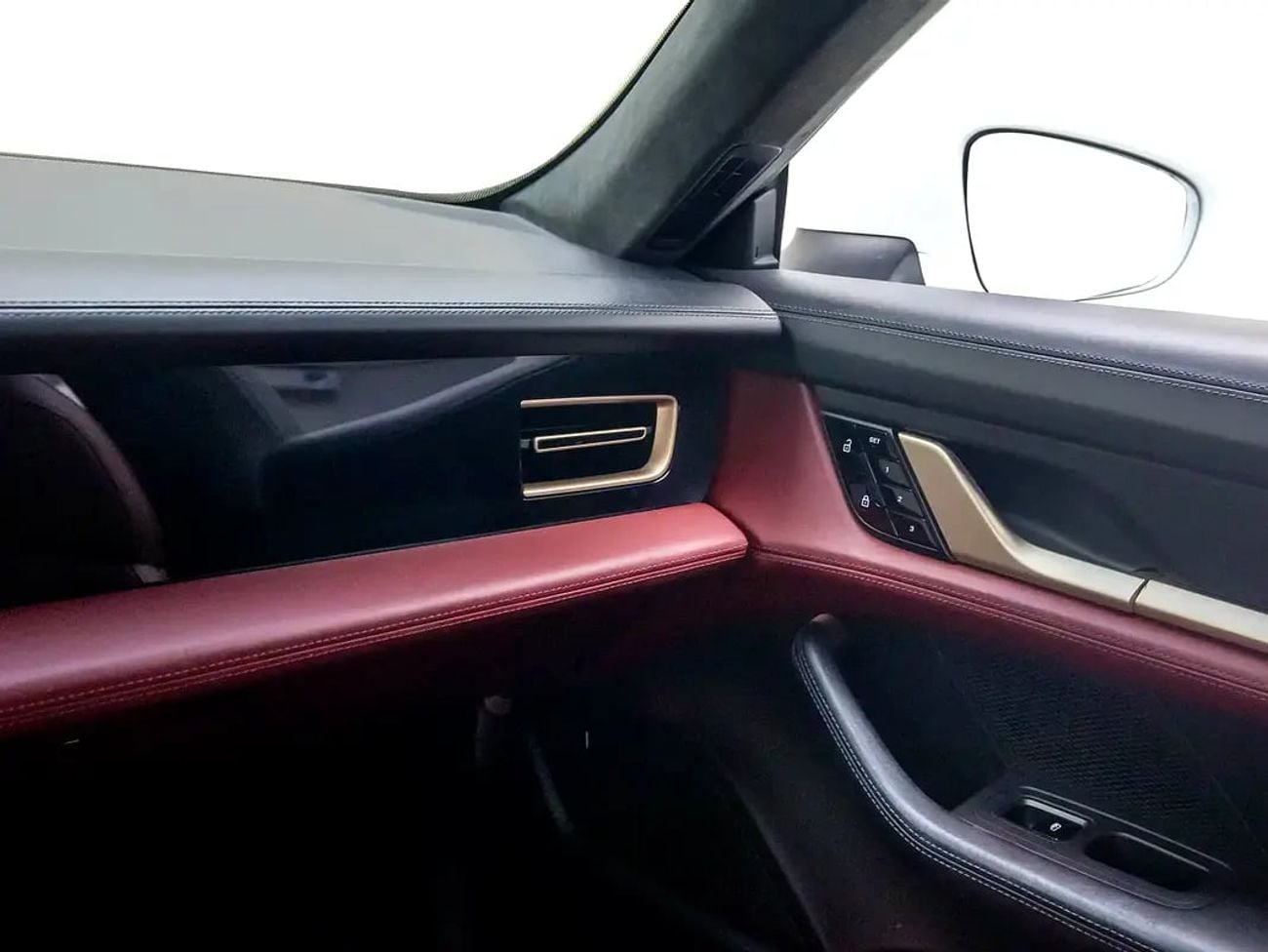 Porsche Taycan TURBO | GCC Spec