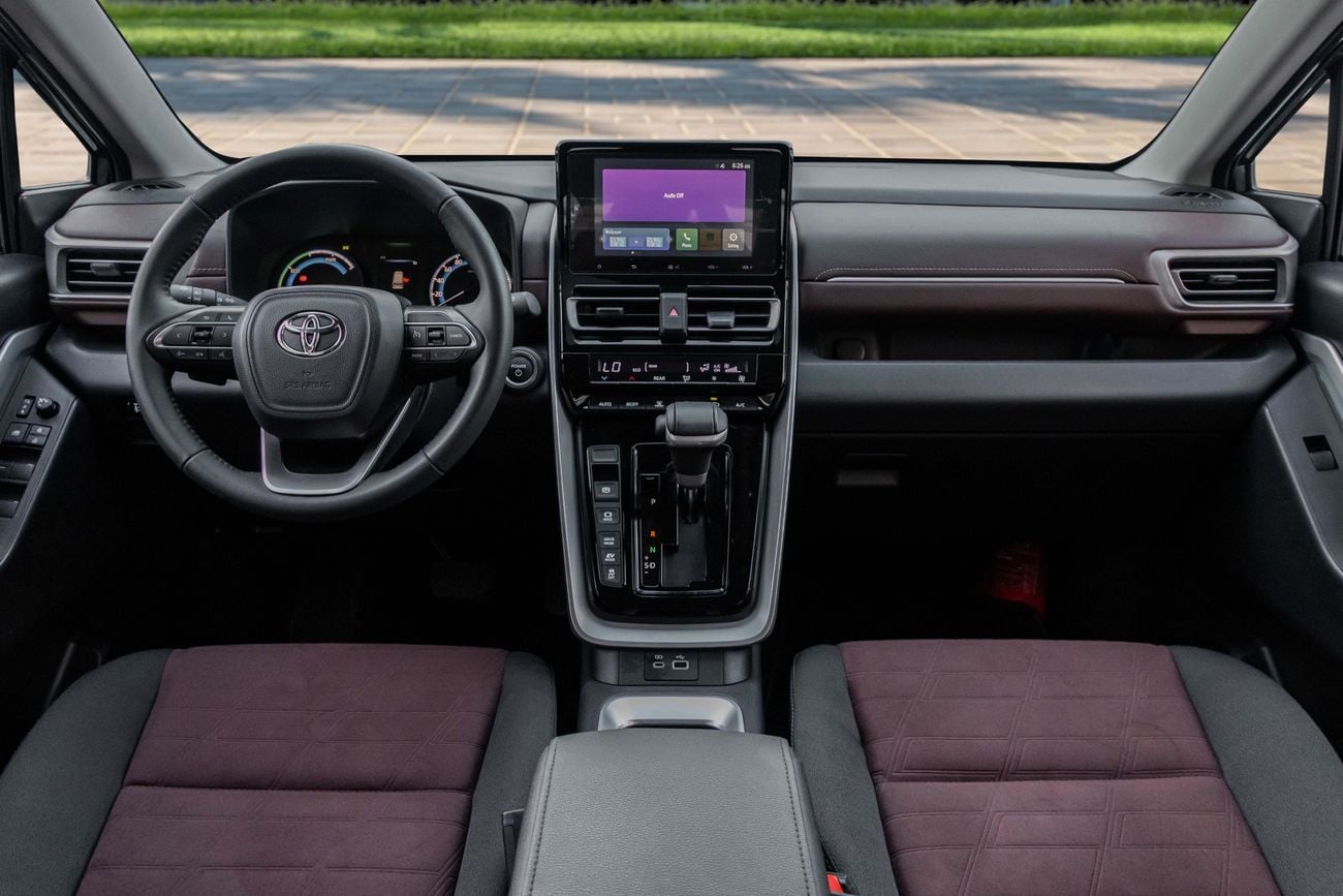 Toyota Innova HYCROSS 7 SEATER | 2,546 P.M | 0% Downpayment | TOYOTA WARRANTY!