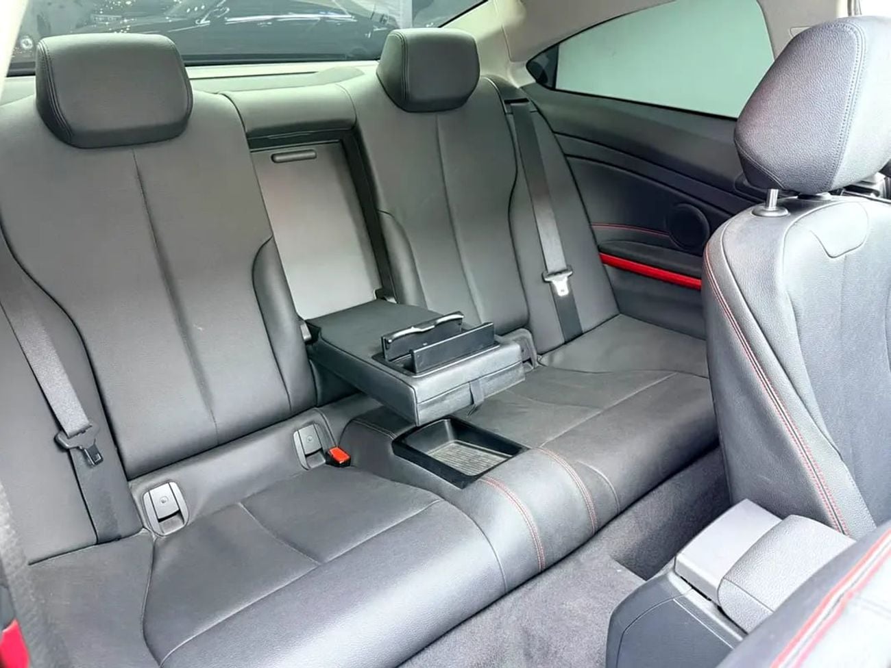 بي أم دبليو 420i 420i Coupe, Service History, Fully Loaded, Excellent Condition, GCC