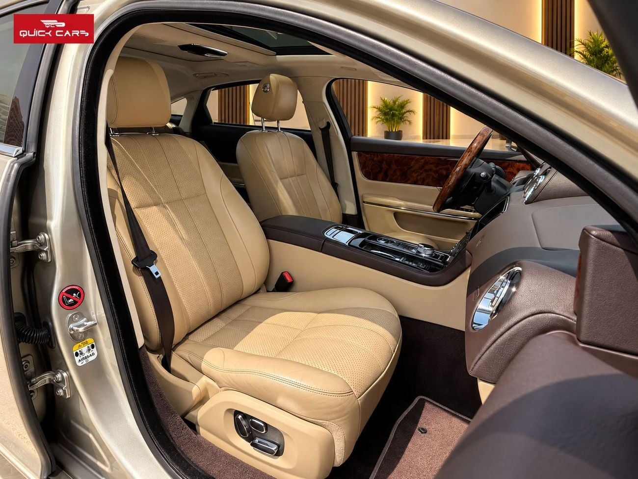 جاكوار XJ لاكجوري قاعدة عجلات طويلة