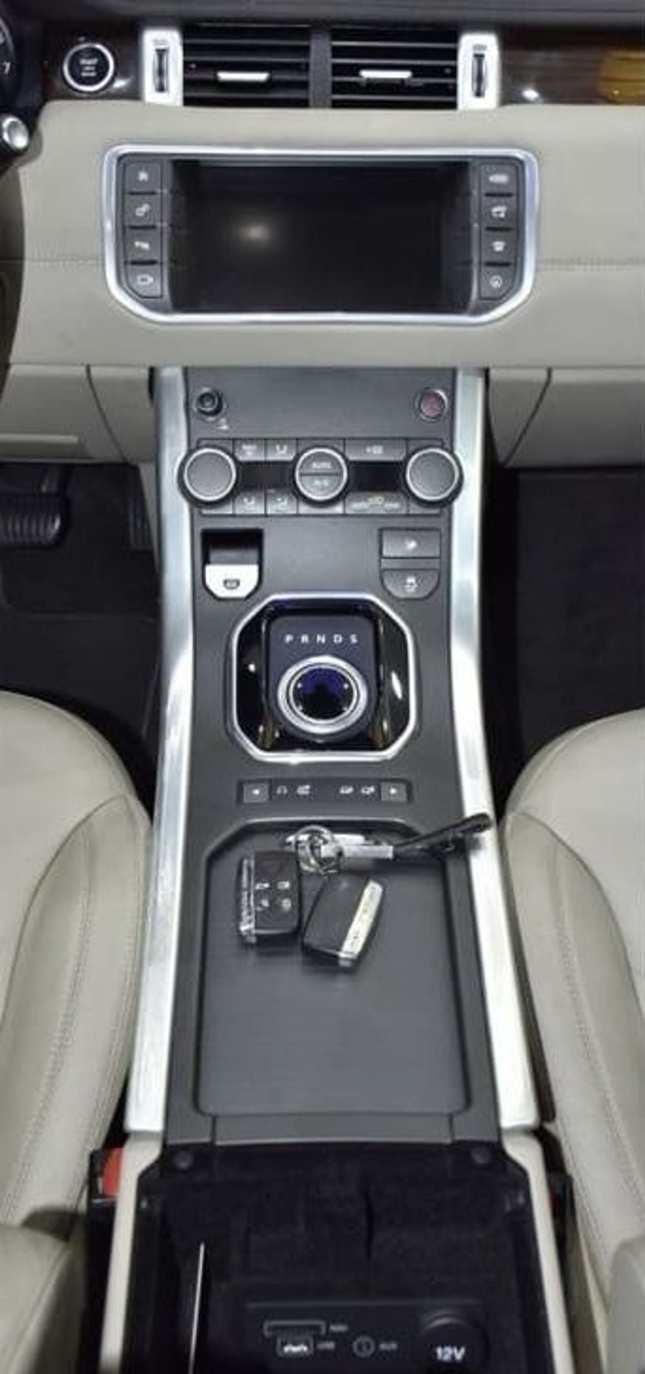 لاند روفر رانج روفر إيفوك HSE EXCELLENT DEAL for our Land Rover Range Rover Evoque ( 2016 Model ) in Red Color GCC Specs