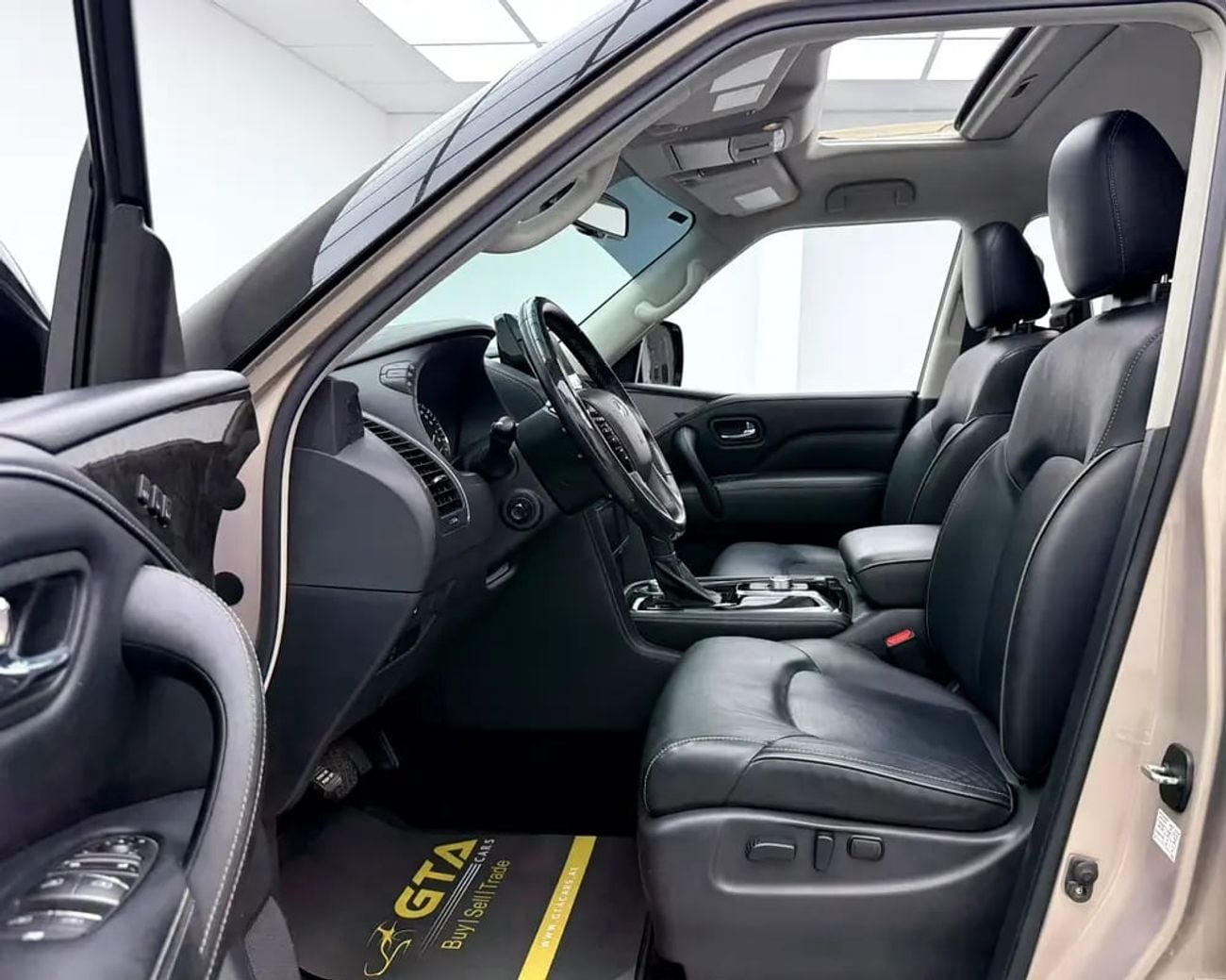 Infiniti QX80 LUXE, Warranty, Full Service History, 7 Seater, GCC