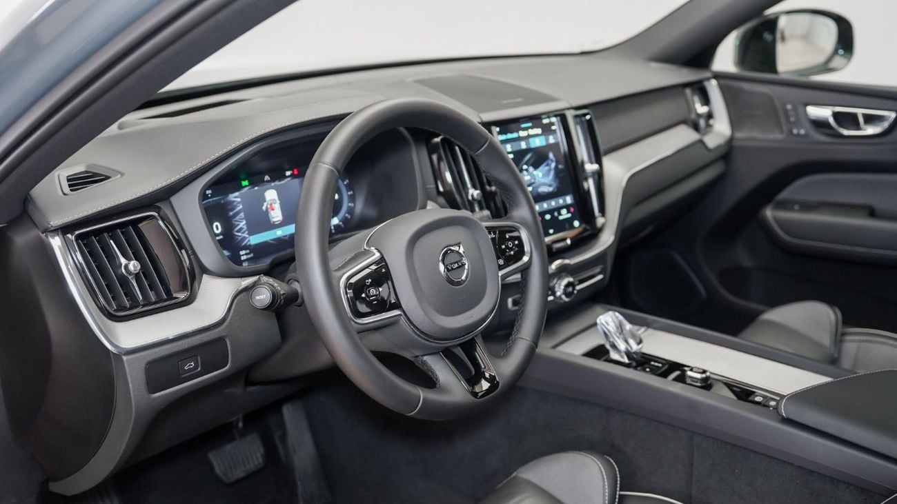 فولفو XC 60 B5 Ultimate Dark