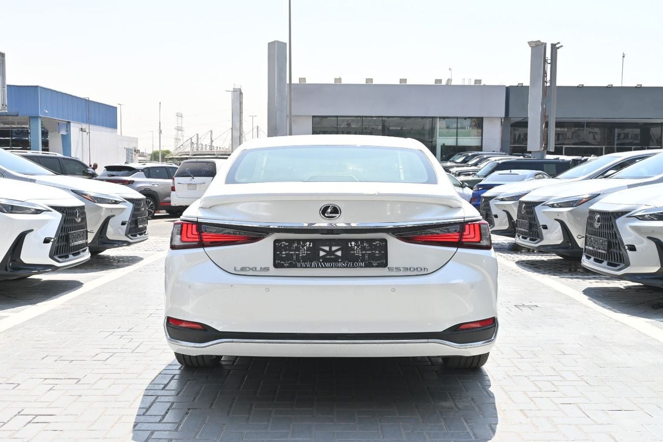 Lexus ES300h PLATINUM 2025 Lexus ES300H 2.5L Hybrid, Color White