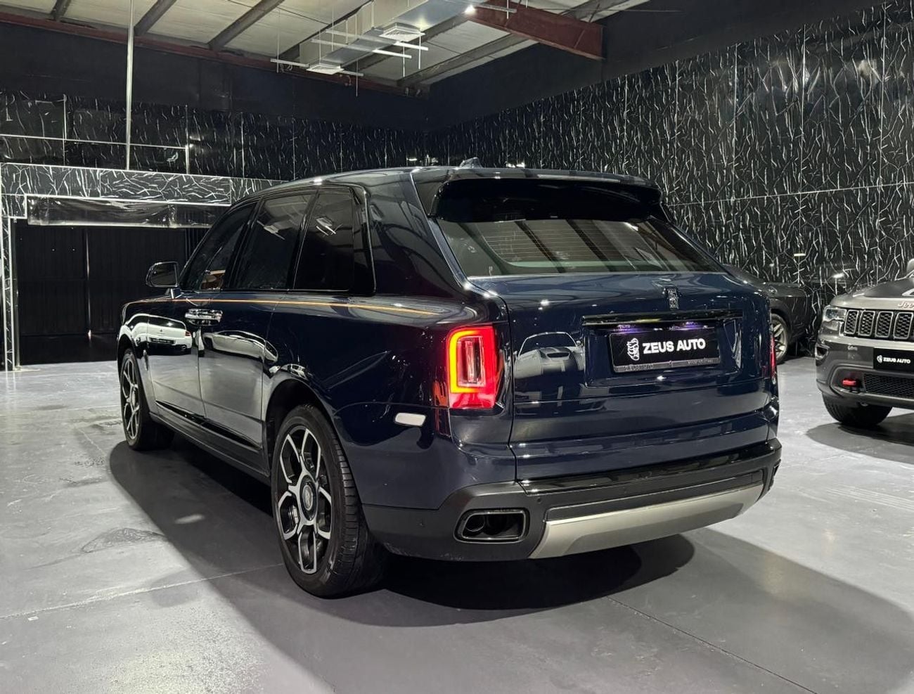 رولز رويس كولينان Black Badge 6.75L, V12, 8-Speed Automatic, AWD