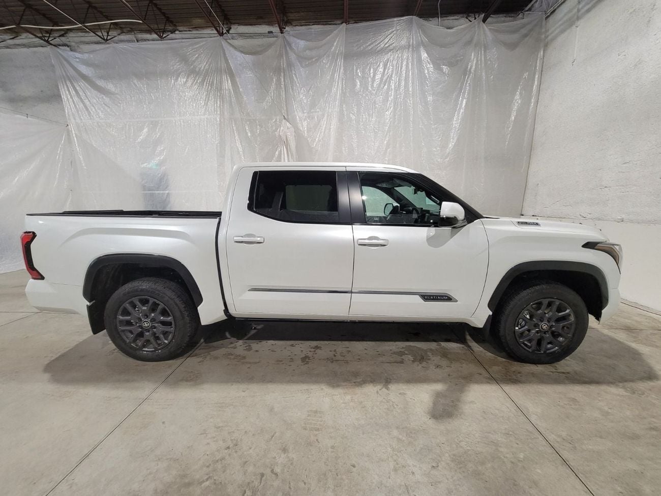 Toyota Tundra Platinum i-FORCE MAX 4x4 | 2026 | COMING SOON