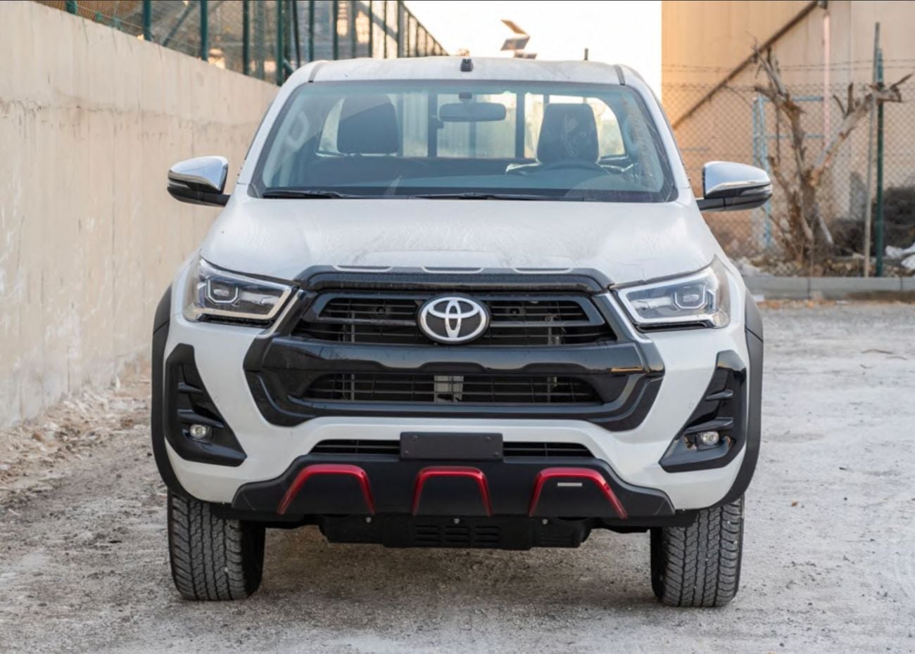 Toyota Hilux SR5 4.0 PETROL 2026 4x4