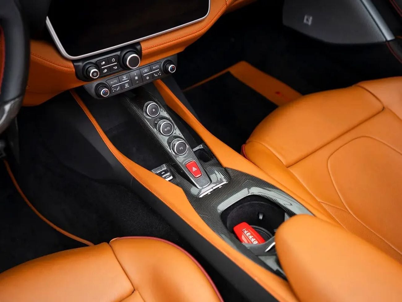 فيراري بورتوفينو M ستاندارد CARBON-FIBRE STEERING WHEEL WITH LEDs | ONLY 13,197 KM | TAN LEATHER INTERIOR