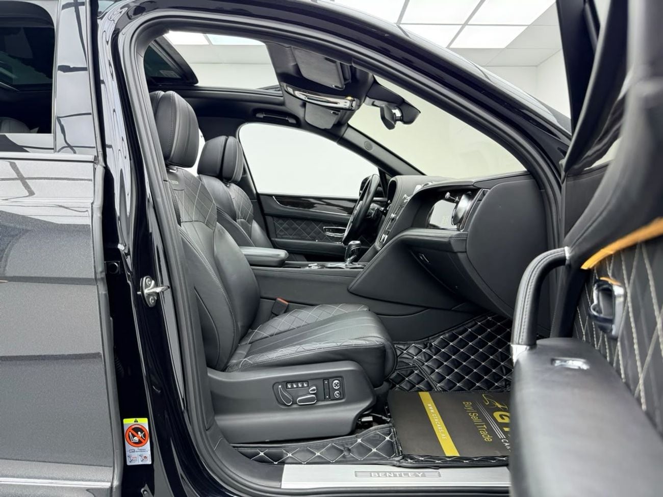 Bentley Bentayga FIRST EDITION 2017 Bentley Bentayga, Full Service History, Night Vision, Fully Loaded, Excellent Condition, Euro