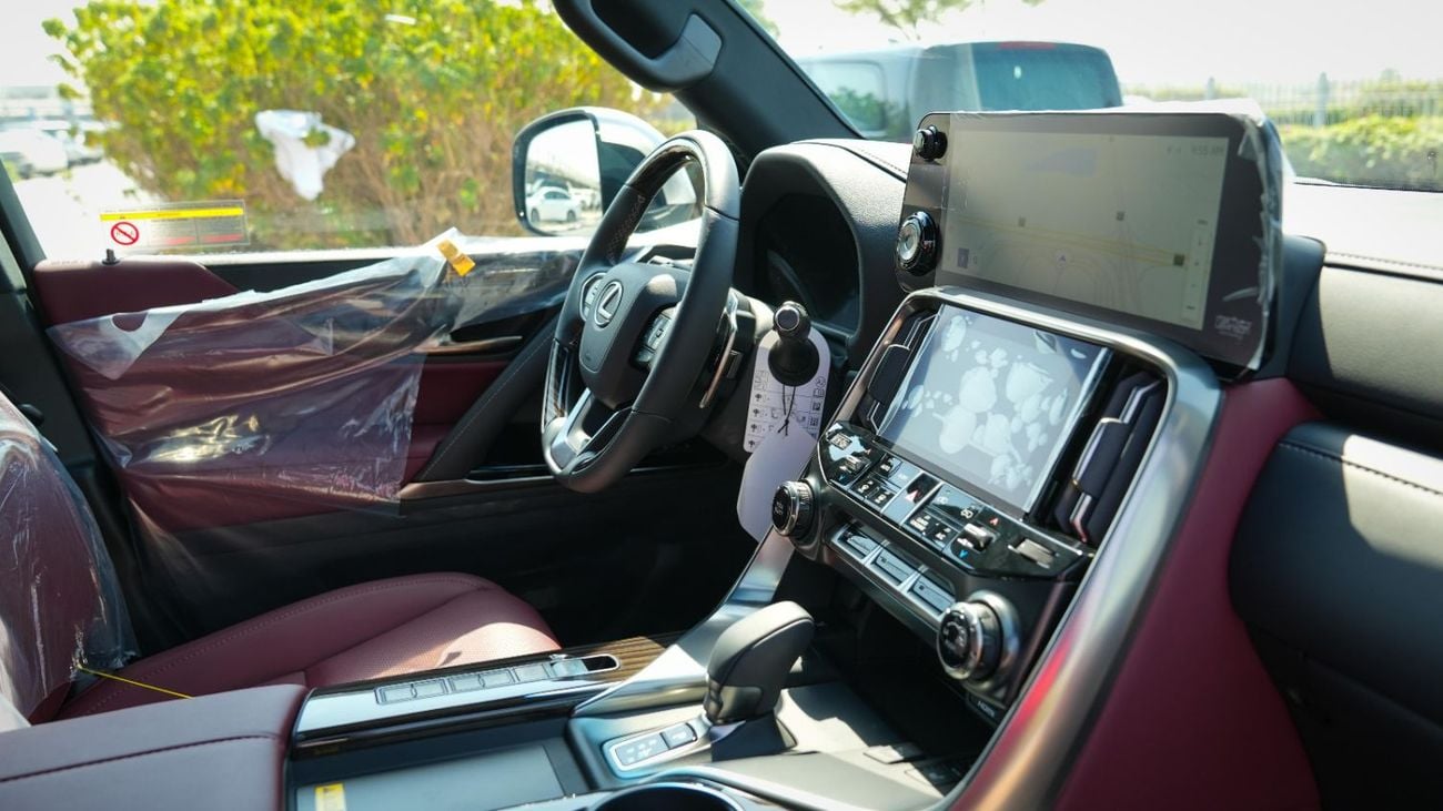 لكزس LX 700h سيجنتشر