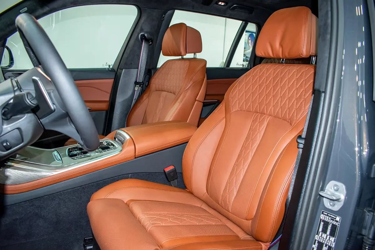 BMW X7 xDrive40i Luxury M Sport Package 7 Seats+5000 Extra color